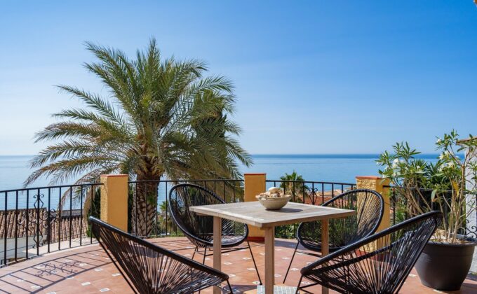 Villa in Atalaya: Modern Comfort in Serene Atalaya