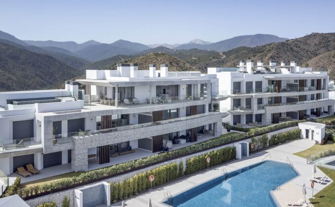 Penthouse Skyline Benahavís terrace with private pool and sea view