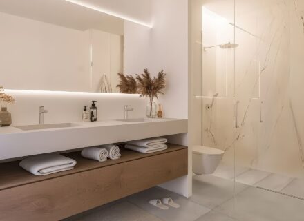 Apartamenty na sprzedaż w Esteponie – Alchemist – nowoczesna łazienka w luksusowym apartamencie
