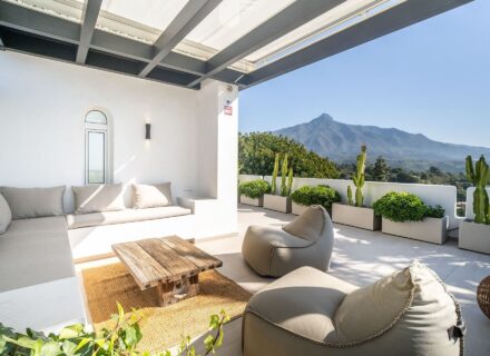 La Colina 18 – A Luxurious Townhouse in Nueva Andalucia