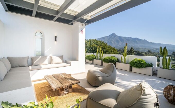 La Colina 18 – A Luxurious Townhouse in Nueva Andalucia