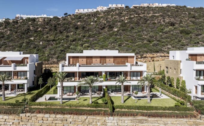Exclusive Apartment in Casares – Luxury and Privacy