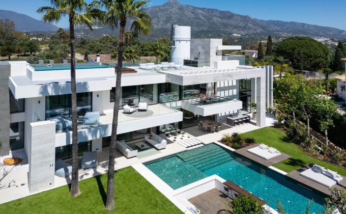 Rio Verde 47 – An Enchanting Modern Villa in Nueva Andalucía