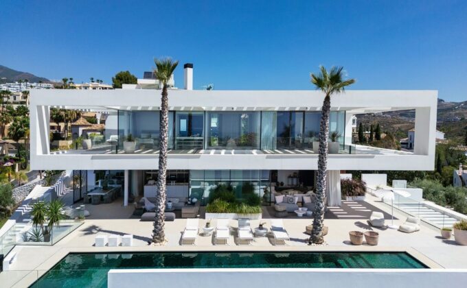 Villa Mika – A Modern Villa in La Quinta, Benahavís