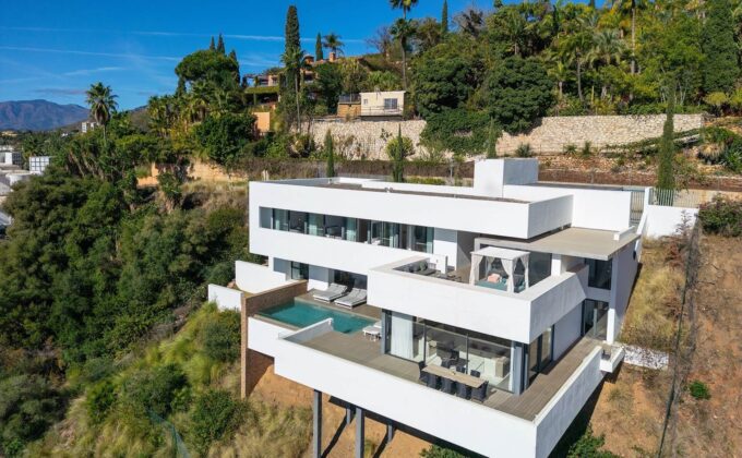 Luxury Villa in Benahavís – Discover Herrojo 88