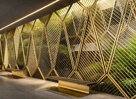 nowoczesne detale architektury The Privilege Estepona złote wykończenie