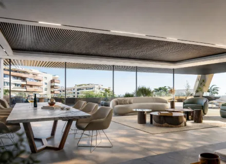 salon i jadalnia The Privilege Estepona z panoramicznym widokiem