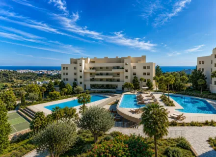 Nowe apartamenty Greenity Mijas z basenami, ogrodem i widokiem na Morze Śródziemne
